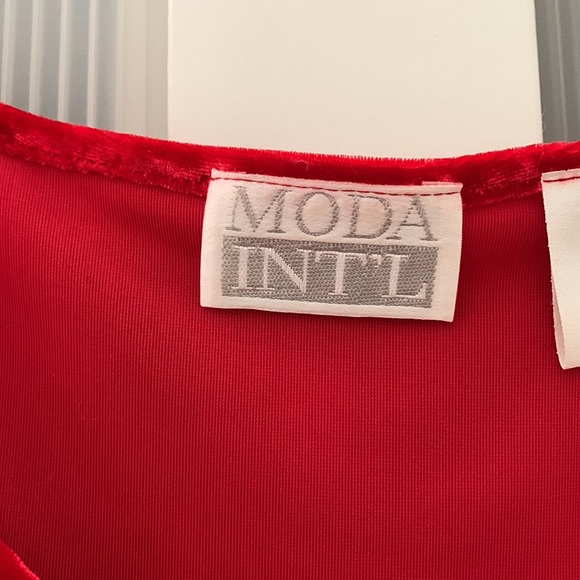 Red Velvet Dress - Picture 4 of 6